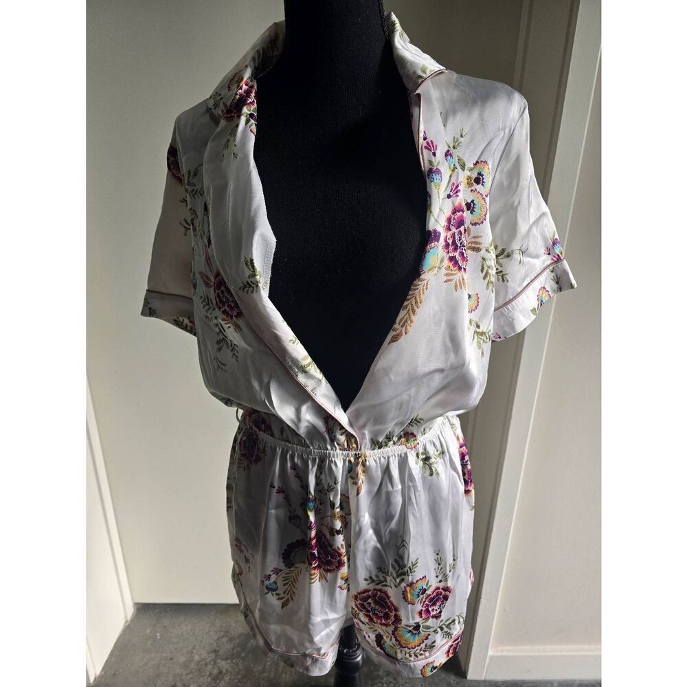 TIMING FLORAL ROMPER - Picture 9 of 9